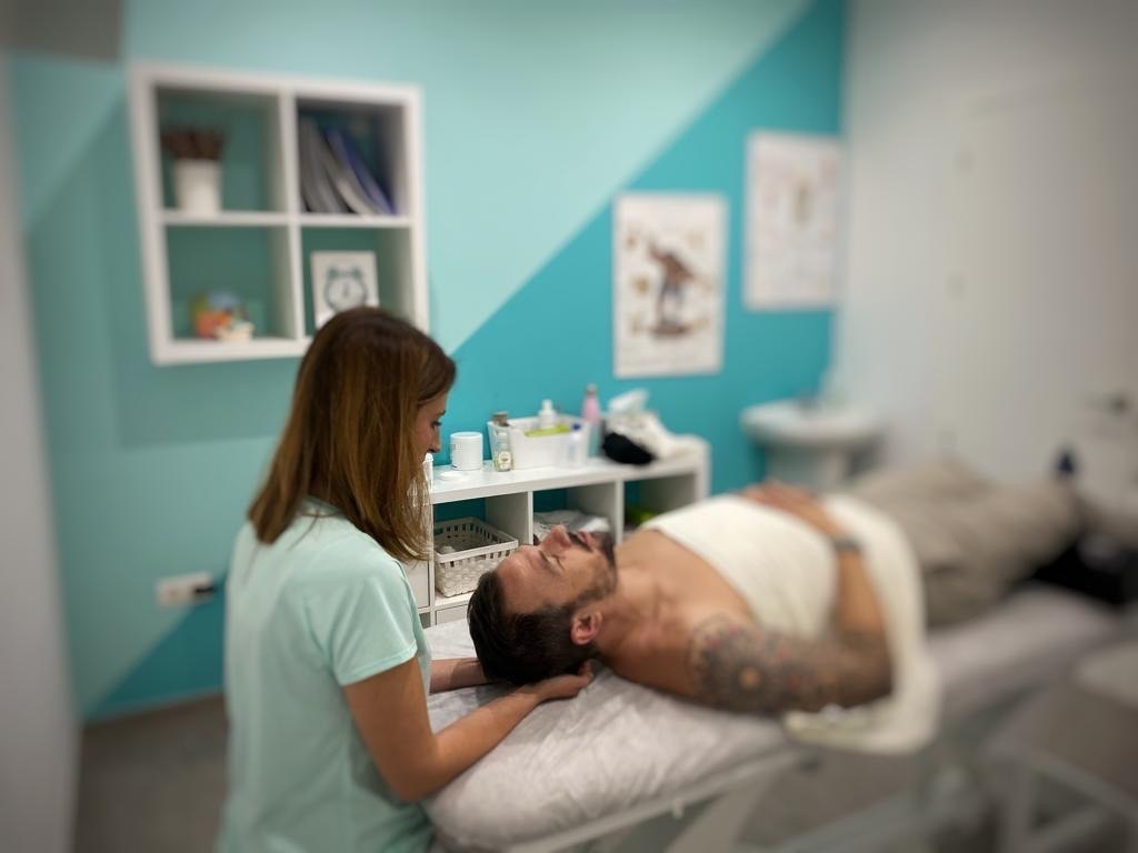 Sesión de osteopatía en Clínica Bailío Córdoba