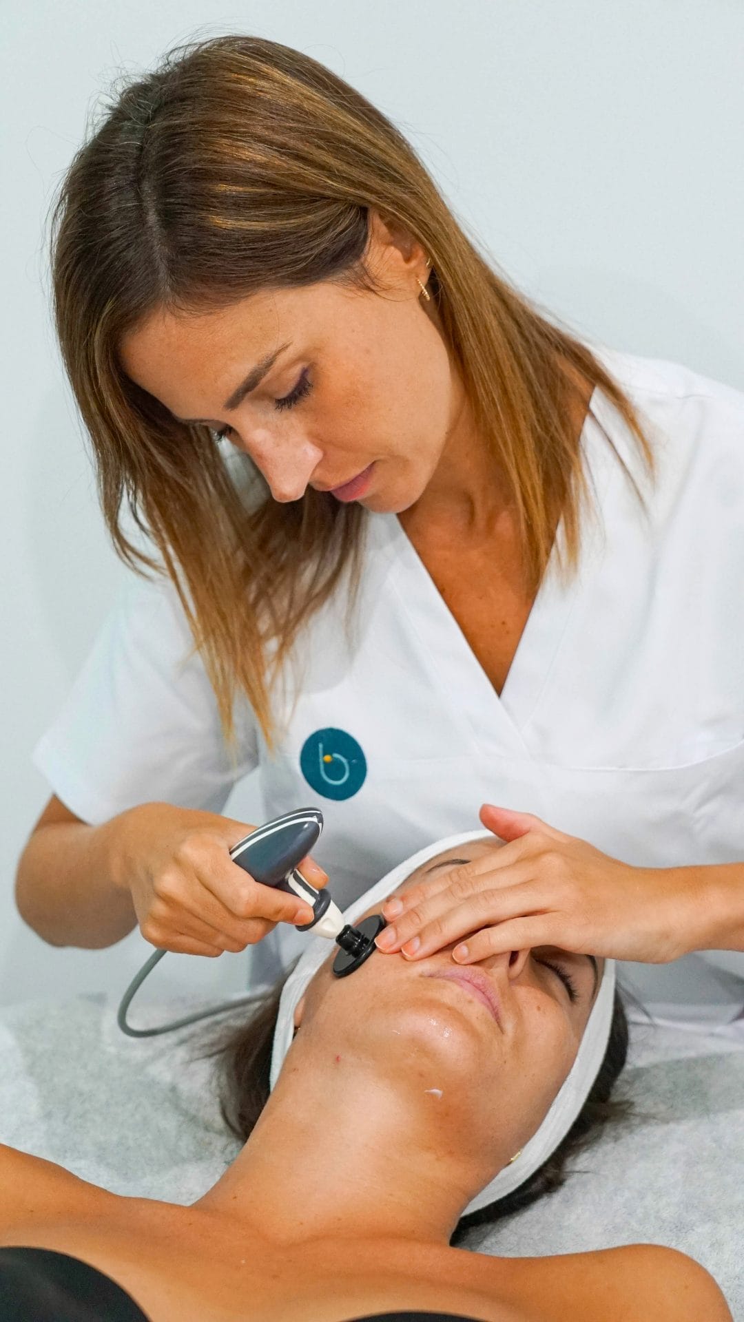 Sesión de diatermia TECAR HUMANTECAR en Clínica Bailío Córdoba